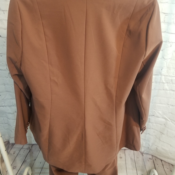 Women's Elegant 2 Pieces Brown Blazer Suit - Picture 4 of 16